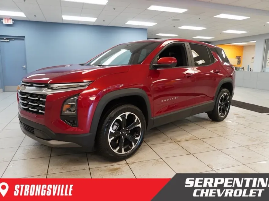 2025 Chevrolet Equinox LT photo 1