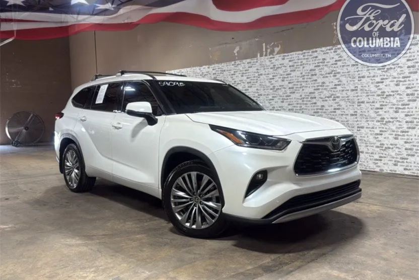 2021 Toyota Highlander Platinum photo 1