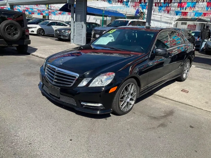 2013 Mercedes Benz E 350 4MATIC photo 1