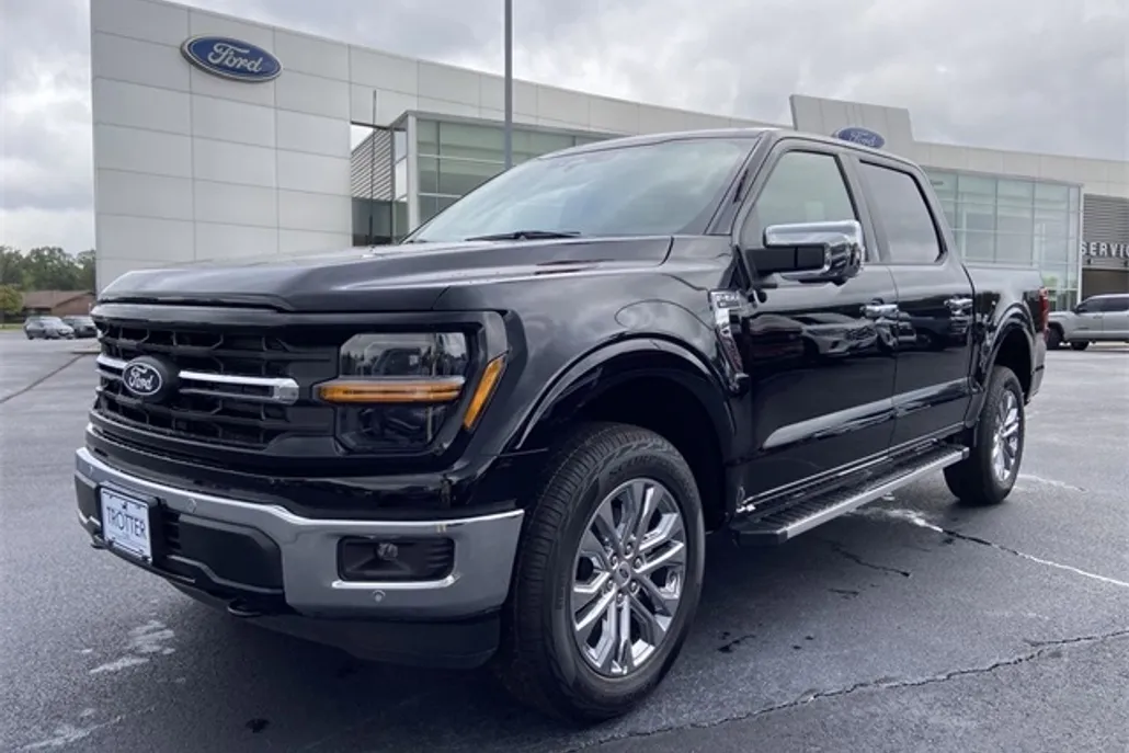 2025 Ford F-150 XLT photo 1