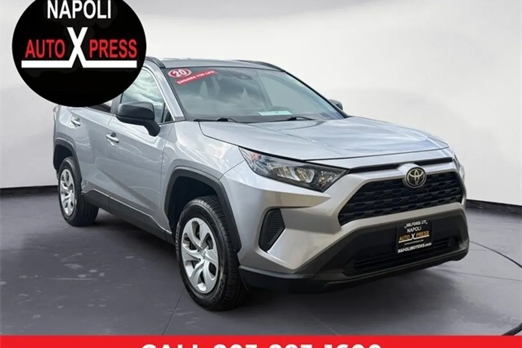 2020 Toyota RAV4 LE photo 1
