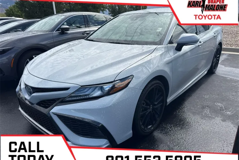 2024 Toyota Camry Hybrid XSE photo 1