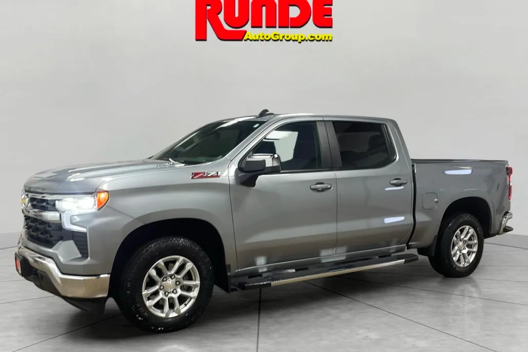 2024 Chevrolet Silverado 1500 LT photo 1