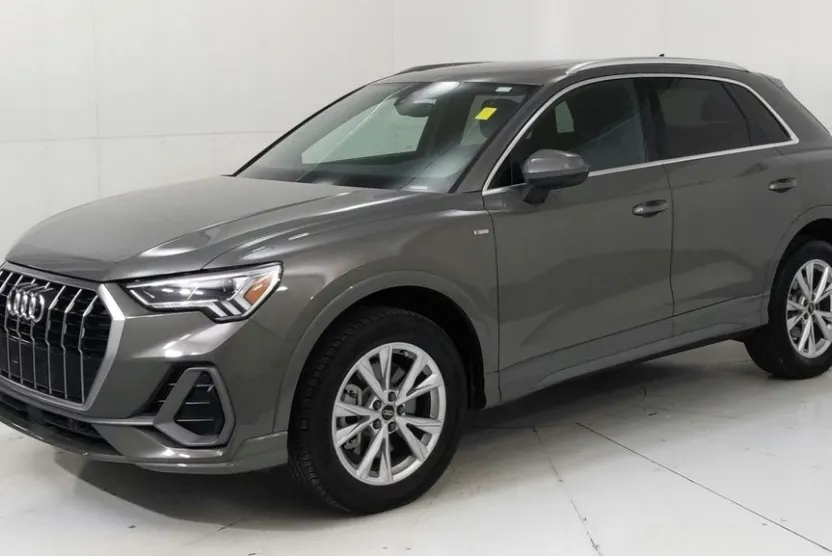 2022 Audi Q3 S line Premium Plus photo 1