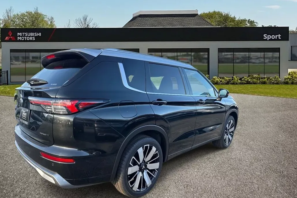 2025 Mitsubishi Outlander SEL GT photo 1
