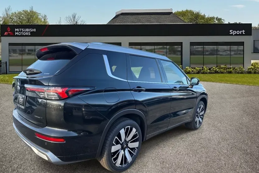 2025 Mitsubishi Outlander SEL GT photo 1