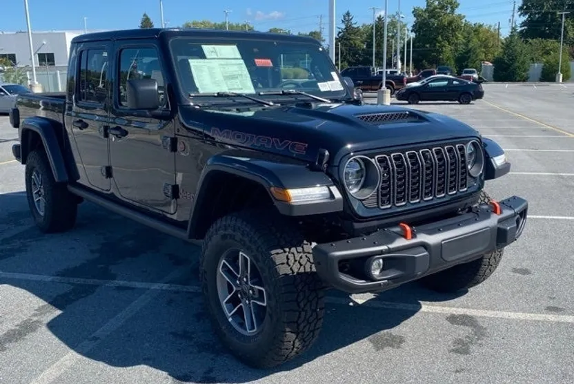 2025 Jeep Gladiator Mojave photo 1