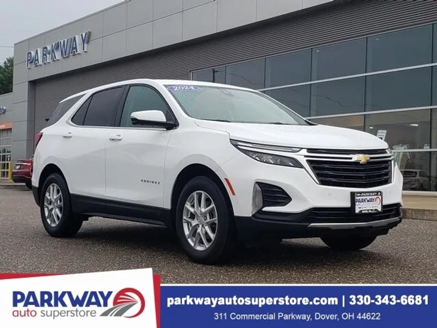 2024 Chevrolet Equinox LT photo 1