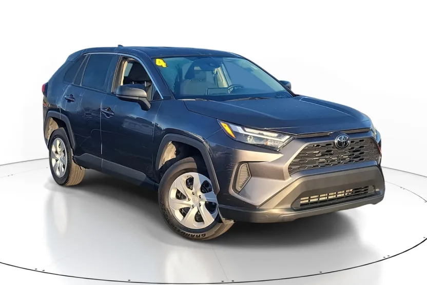 2024 Toyota RAV4 LE photo 1