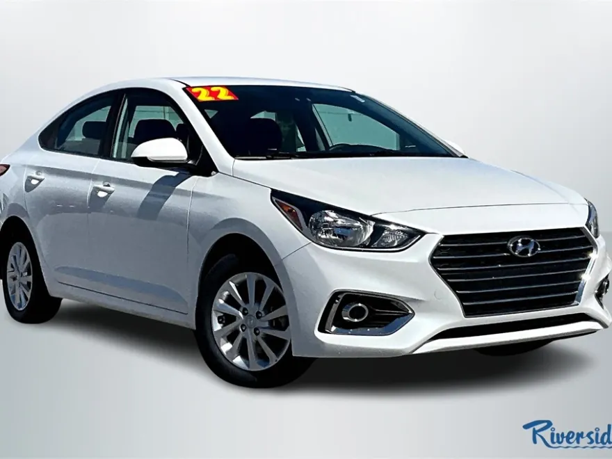 2022 Hyundai Accent SEL photo 1
