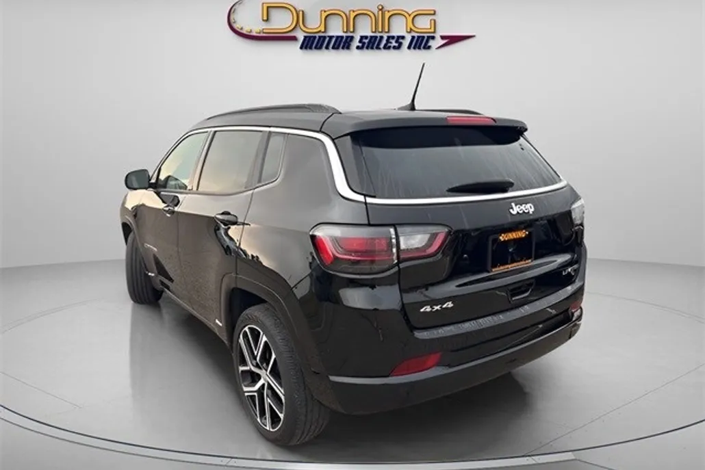 2024 Jeep Compass Limited photo 1