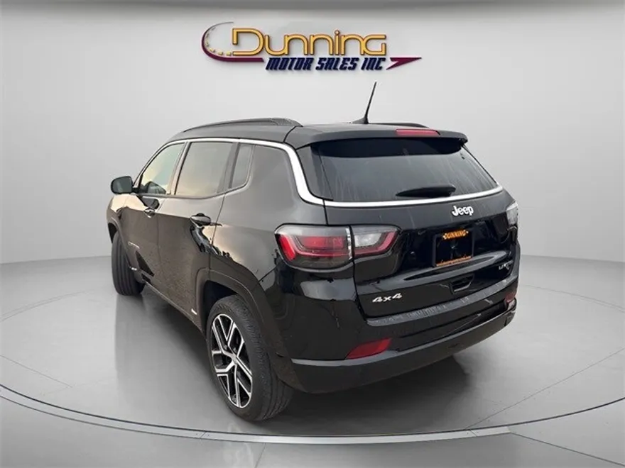2024 Jeep Compass Limited photo 1