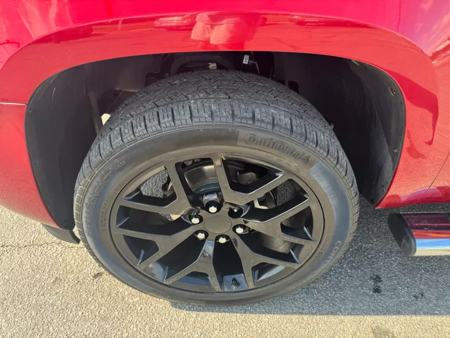 2014 Chevrolet Suburban 1500 LTZ photo 1