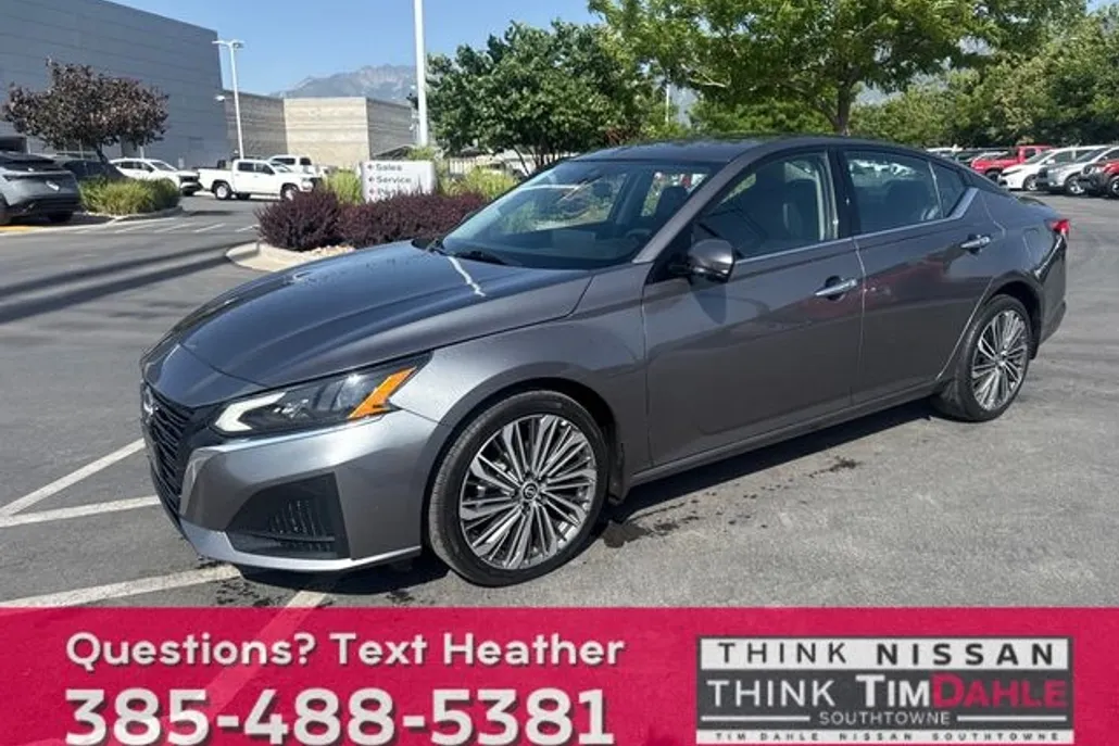 2023 Nissan Altima 2.5 SL photo 1