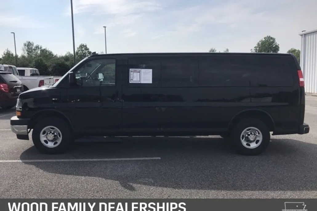 2024 Chevrolet Express Passenger 3500 photo 1