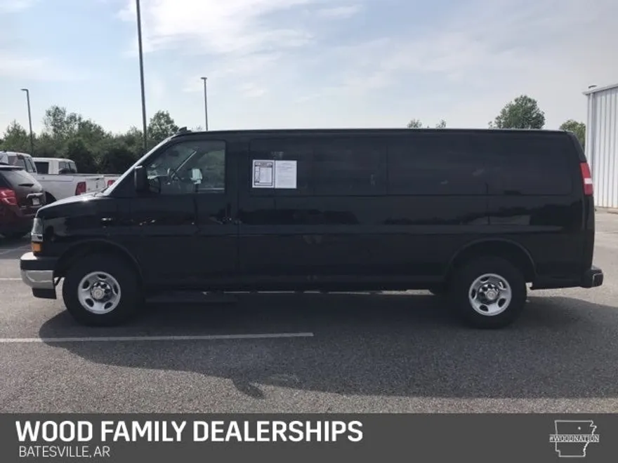 2024 Chevrolet Express Passenger 3500 photo 1
