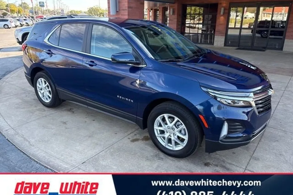 2022 Chevrolet Equinox LT photo 1