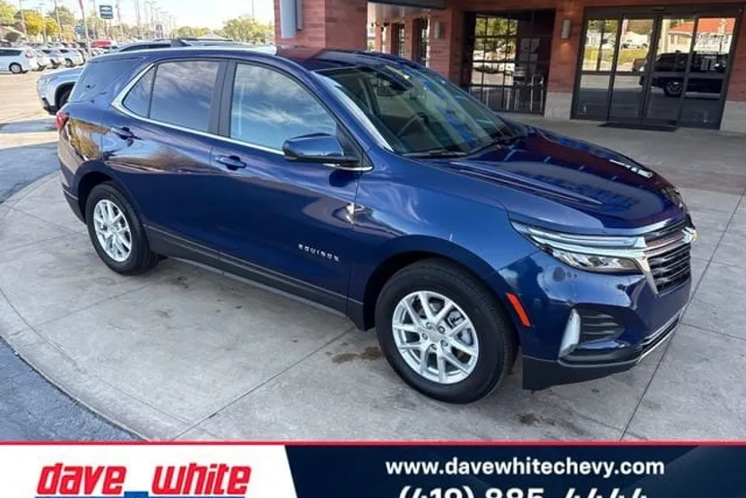 2022 Chevrolet Equinox LT photo 1