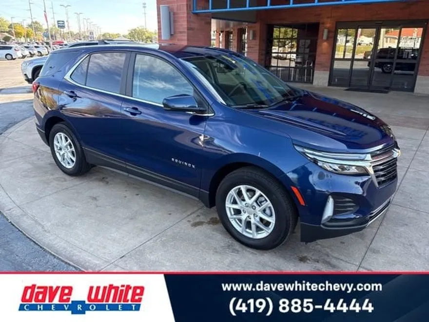 2022 Chevrolet Equinox LT photo 1