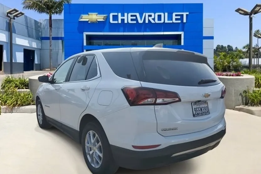 2022 Chevrolet Equinox LT photo 1