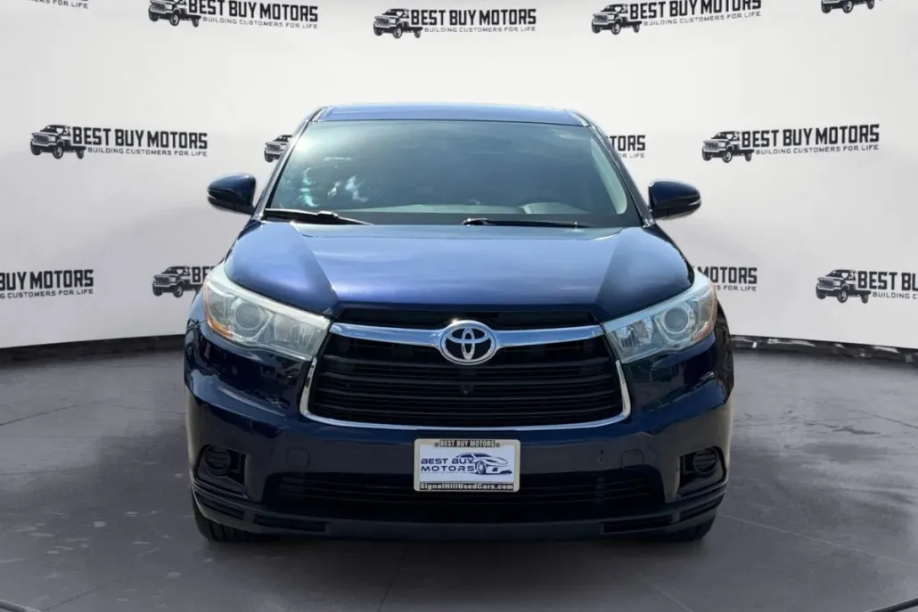 2015 Toyota Highlander LE photo 1