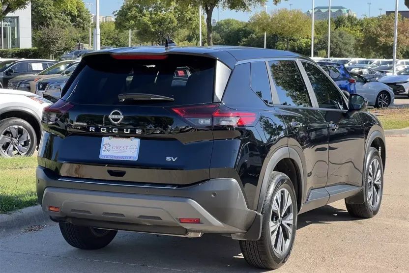 2023 Nissan Rogue SV photo 1