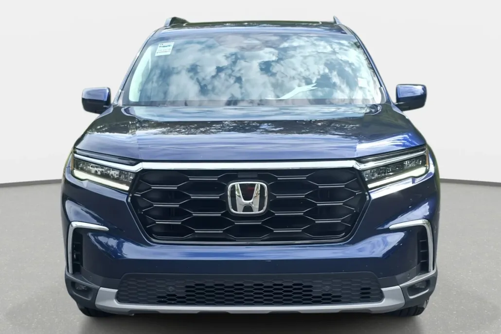 2024 Honda Pilot Touring photo 1