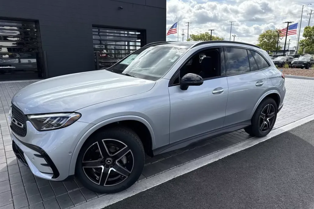 2026 Mercedes Benz GLC 350e 4MATIC photo 1
