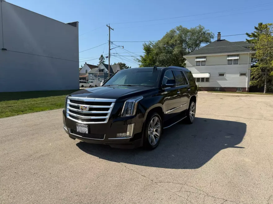 2016 Cadillac Escalade Luxury photo 1