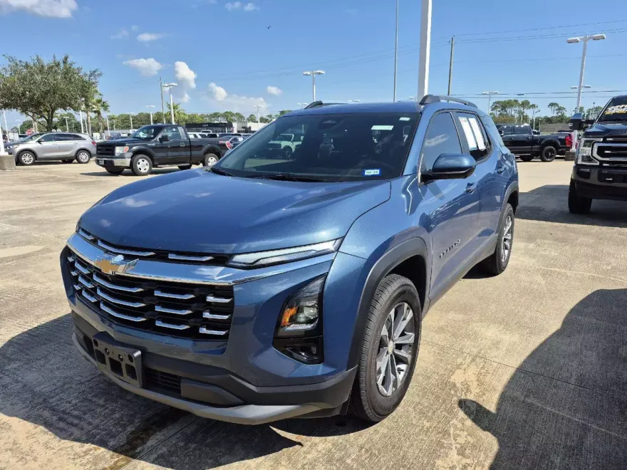 2025 Chevrolet Equinox LT photo 1