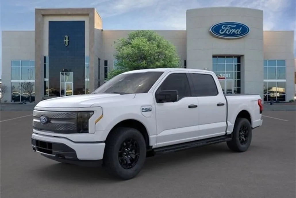 2025 Ford F-150 Lightning XLT photo 1