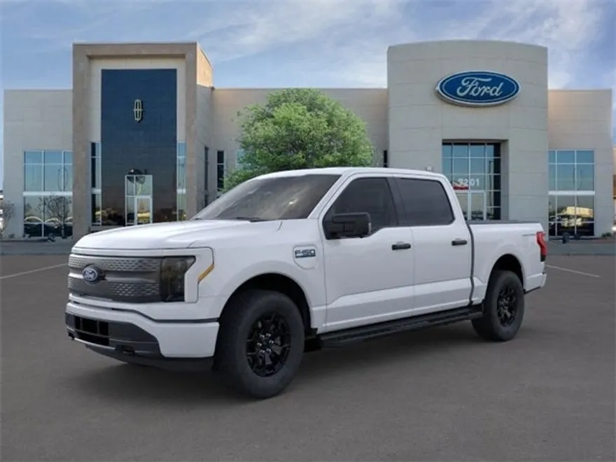 2025 Ford F-150 Lightning XLT photo 1