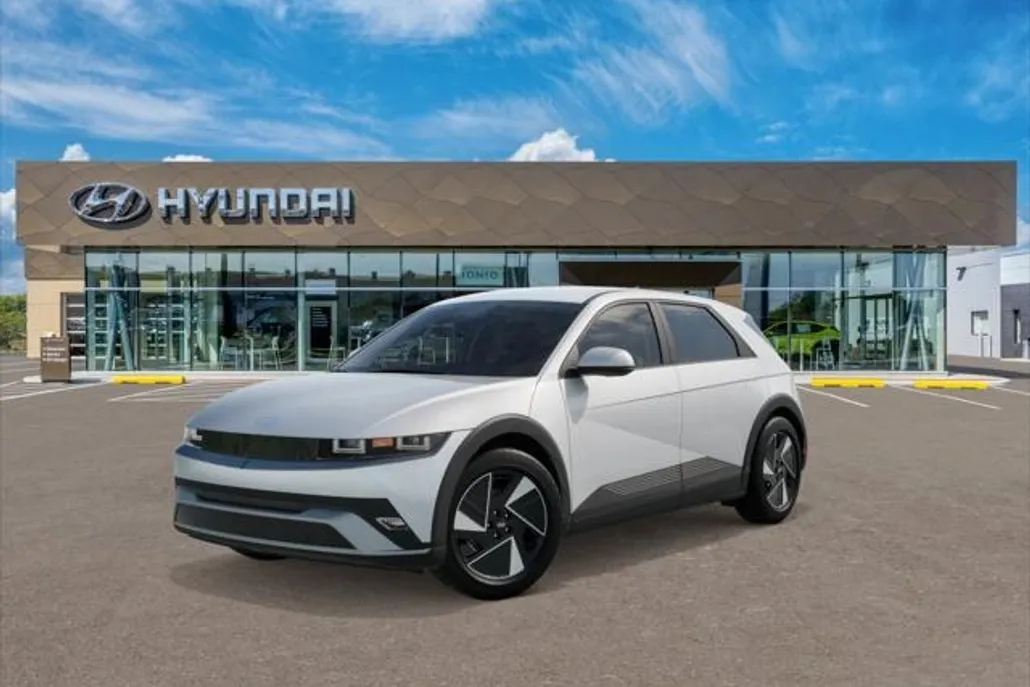 2025 Hyundai Ioniq 5 SE photo 1