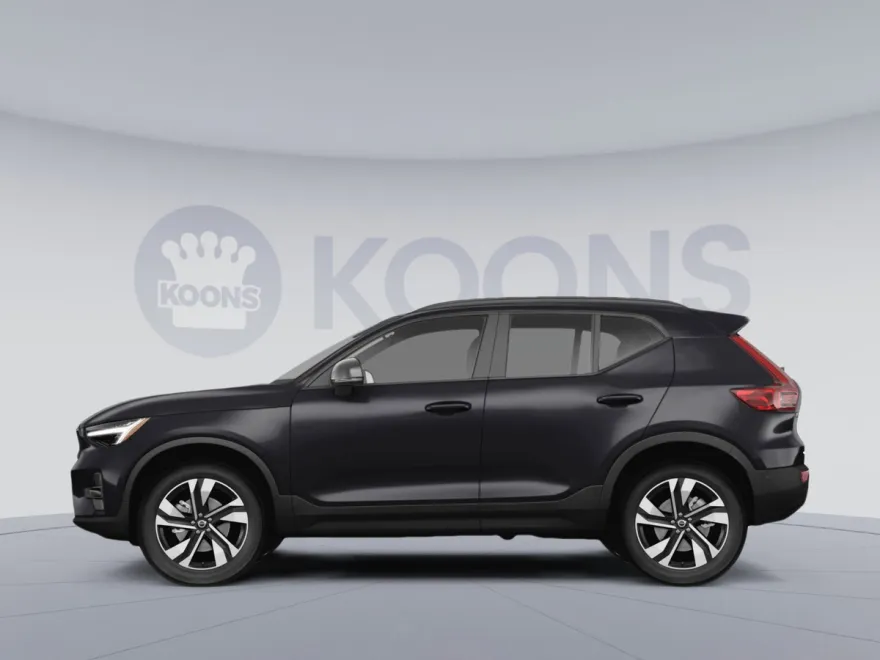 2026 Volvo XC40 Plus photo 1