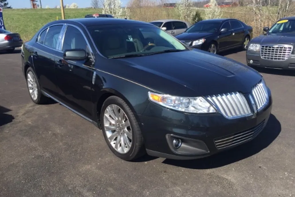 2010 Lincoln MKS photo 1