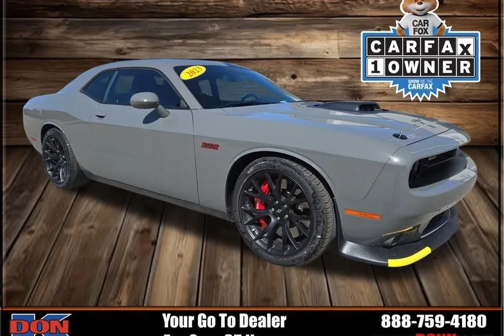 2023 Dodge Challenger R/T Scat Pack photo 1