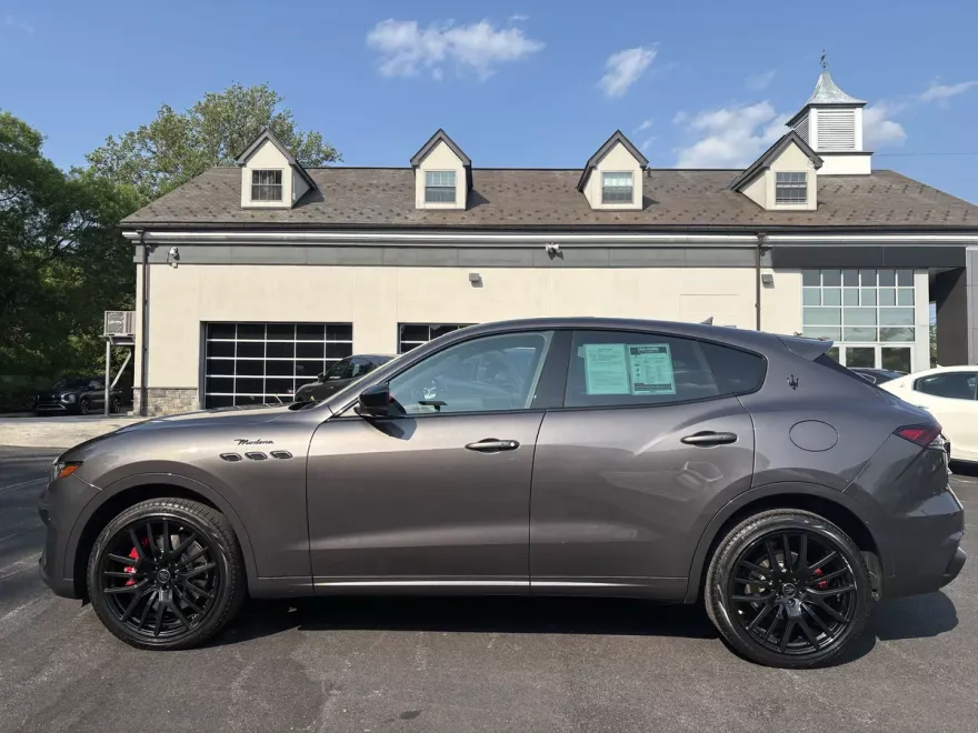 2022 Maserati Levante Modena photo 1