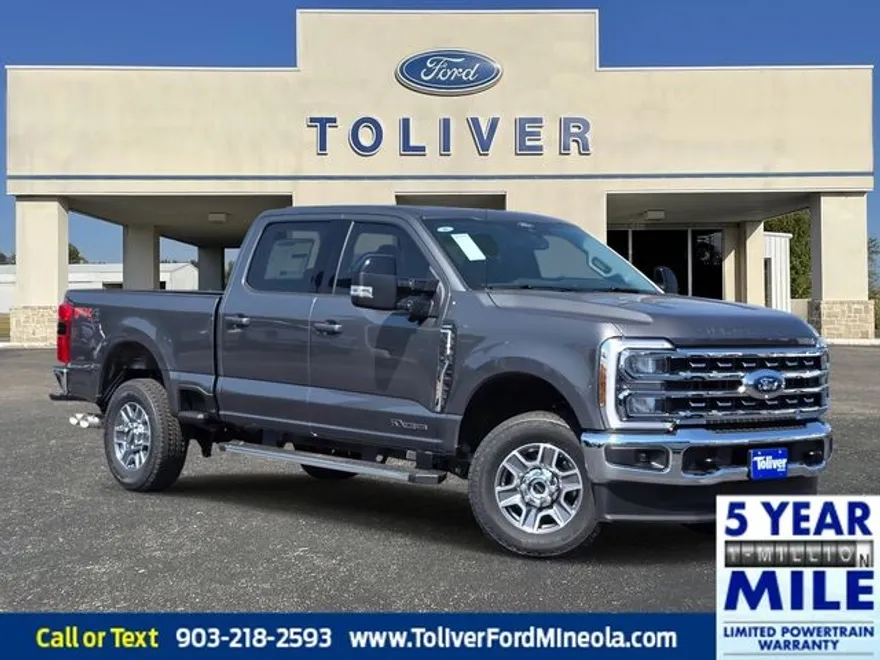 2026 Ford F-250 Lariat photo 1