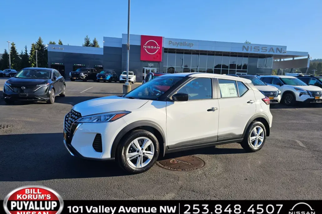 2025 Nissan Kicks Play S photo 1