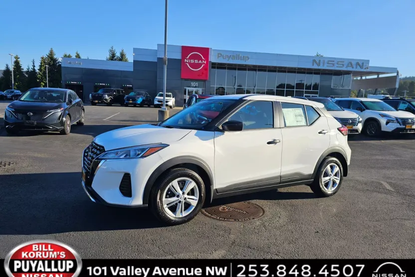 2025 Nissan Kicks Play S photo 1