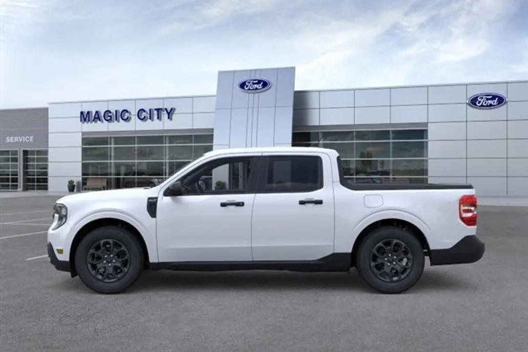 2025 Ford Maverick XLT photo 1