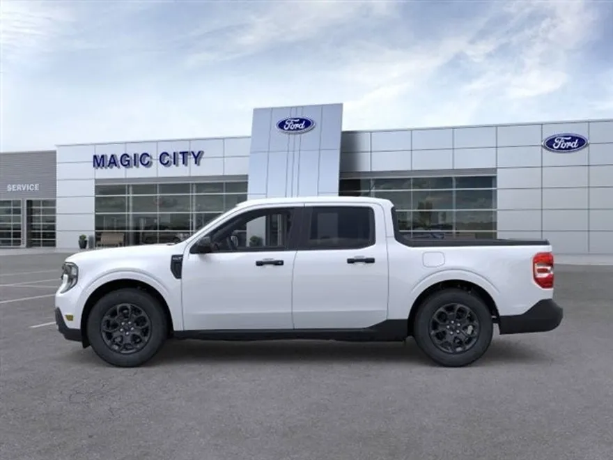 2025 Ford Maverick XLT photo 1