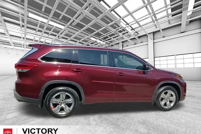 2019 Toyota Highlander Limited photo 1