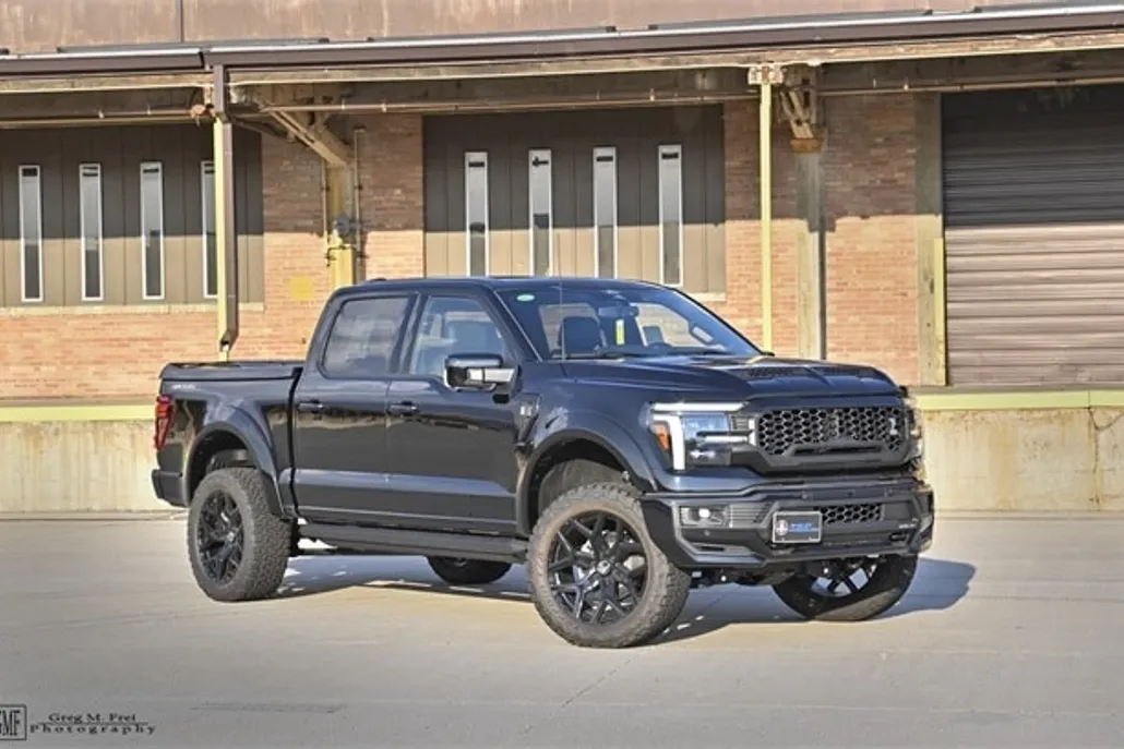 2025 Ford F-150 Lariat photo 1