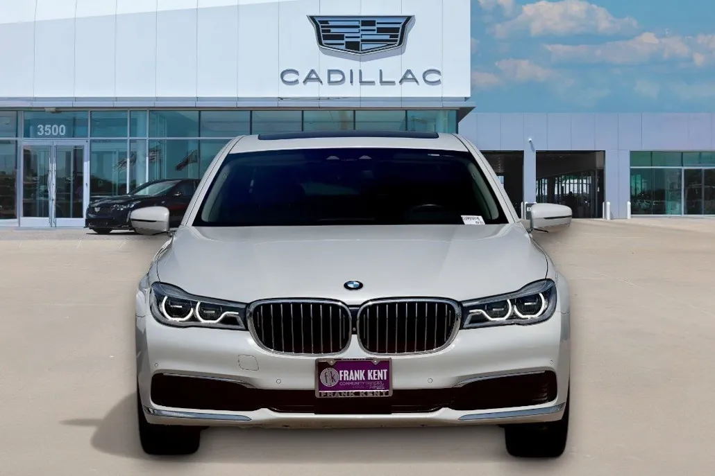 2019 Bmw 750i Sedan photo 1