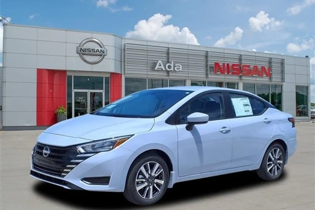 2025 Nissan Versa 1.6 SV photo 1