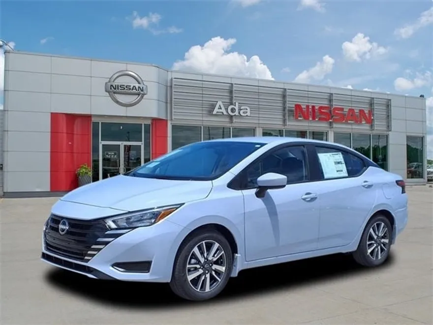 2025 Nissan Versa 1.6 SV photo 1