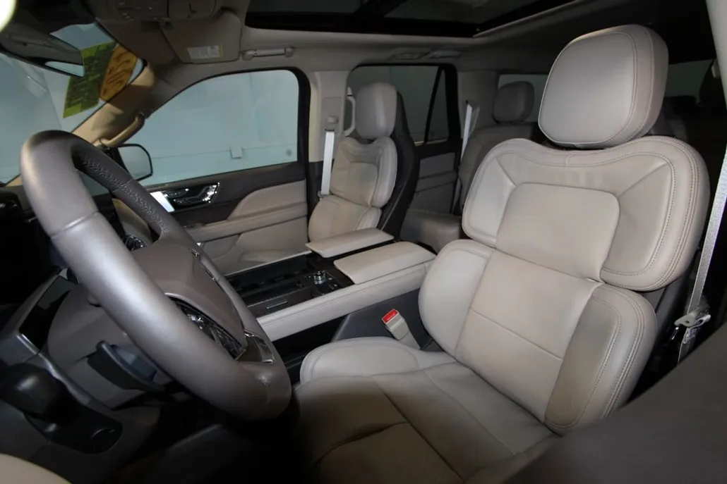 2024 Lincoln Navigator L Reserve photo 1