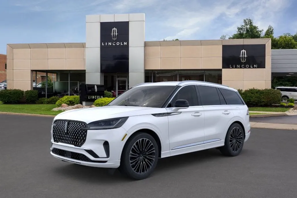 2025 Lincoln Aviator Black Label photo 1