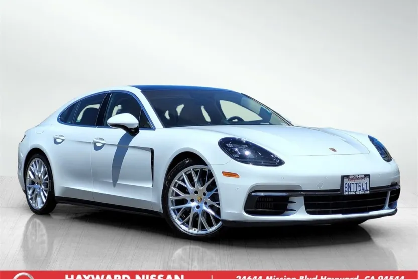 2018 Porsche Panamera 4S photo 1